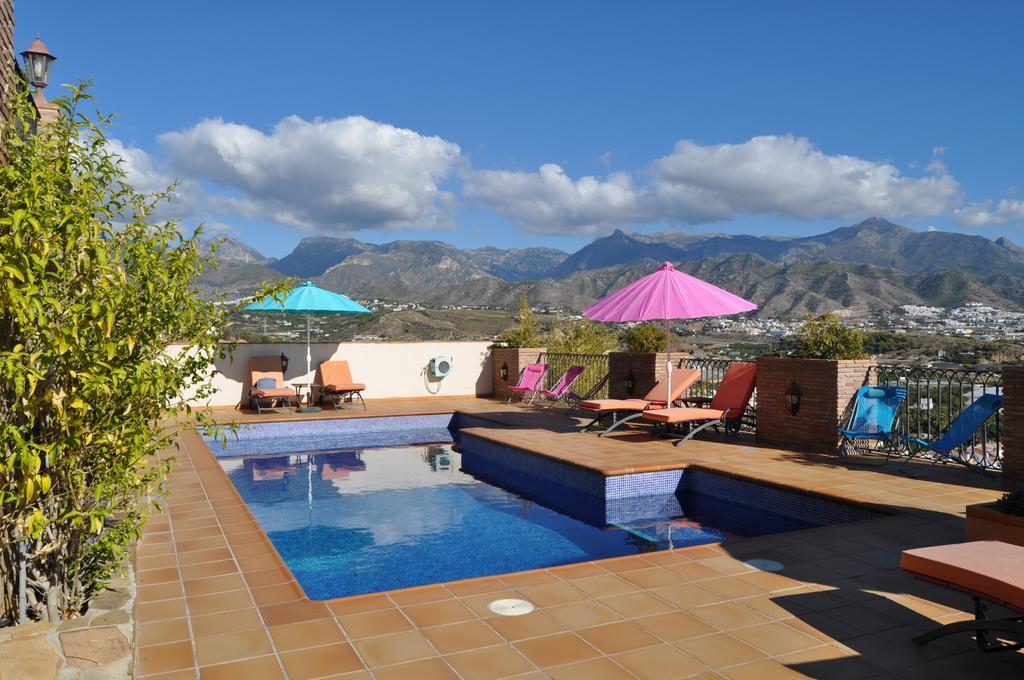 Welcome Inn Nerja Guest House Luxury Bed & Breakfast Exterior foto