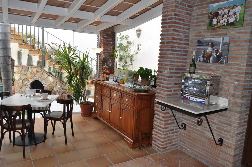 Welcome Inn Nerja Guest House Luxury Bed & Breakfast Exterior foto
