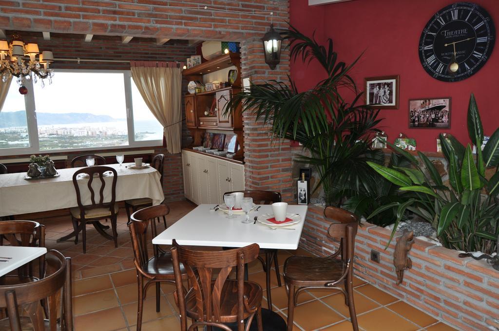Welcome Inn Nerja Guest House Luxury Bed & Breakfast Exterior foto