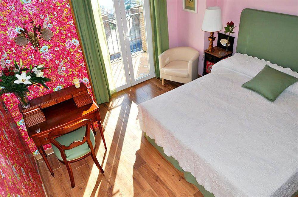 Welcome Inn Nerja Guest House Luxury Bed & Breakfast Exterior foto