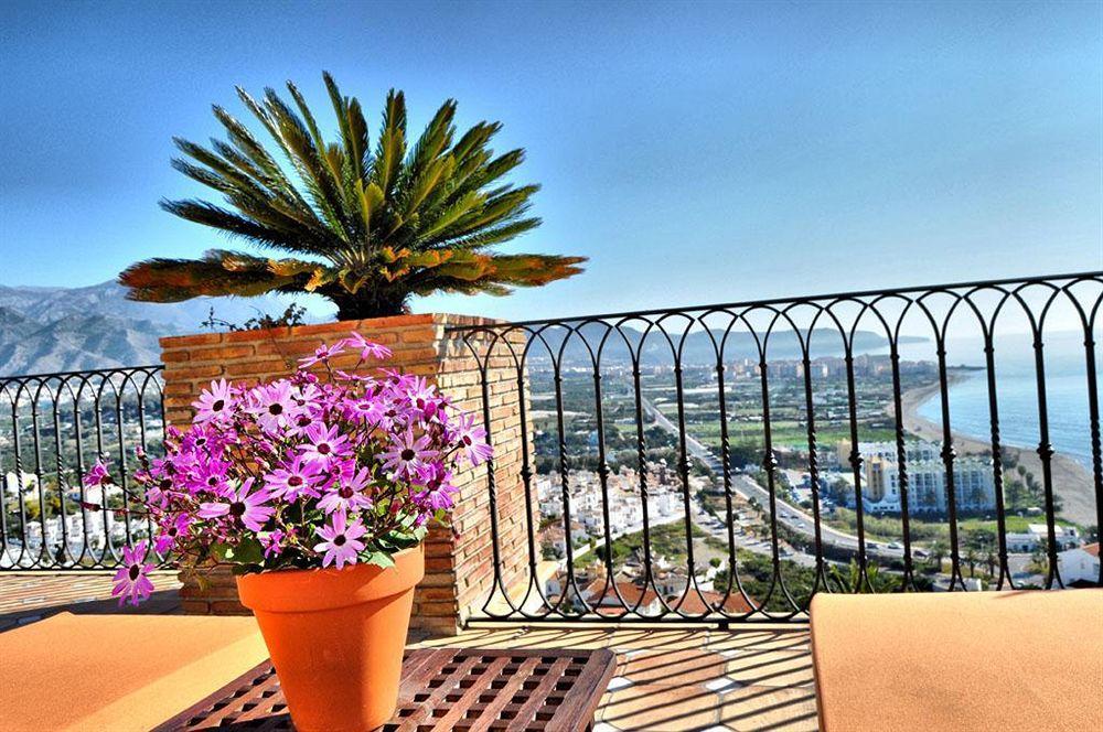 Welcome Inn Nerja Guest House Luxury Bed & Breakfast Exterior foto