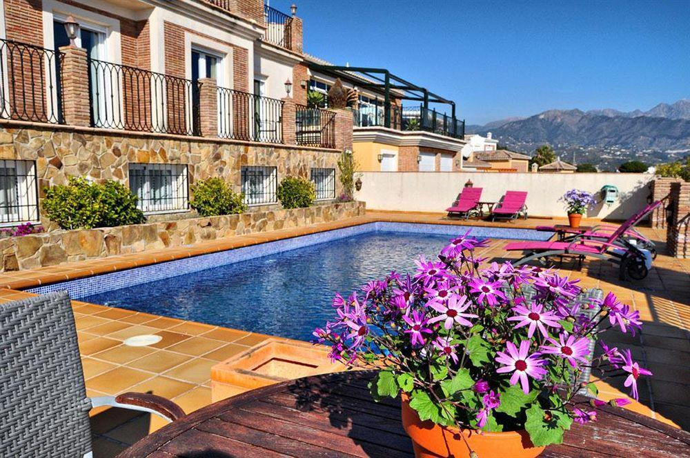 Welcome Inn Nerja Guest House Luxury Bed & Breakfast Exterior foto