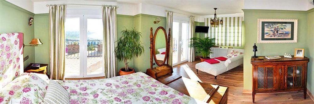 Welcome Inn Nerja Guest House Luxury Bed & Breakfast Exterior foto