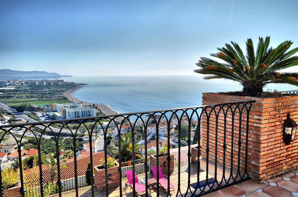 Welcome Inn Nerja Guest House Luxury Bed & Breakfast Exterior foto