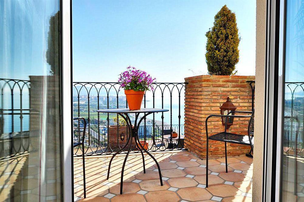 Welcome Inn Nerja Guest House Luxury Bed & Breakfast Exterior foto