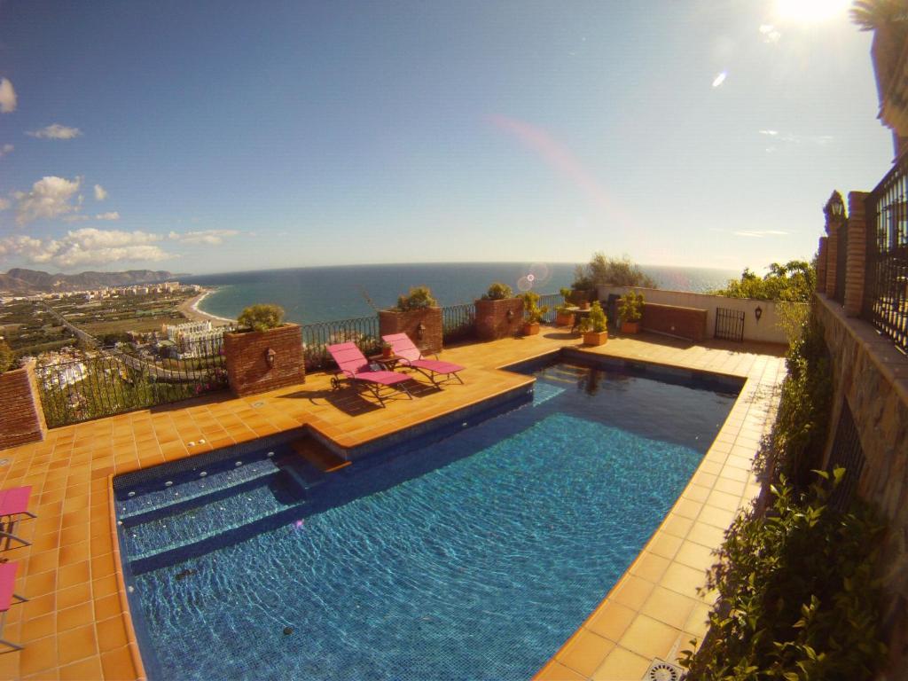 Welcome Inn Nerja Guest House Luxury Bed & Breakfast Exterior foto