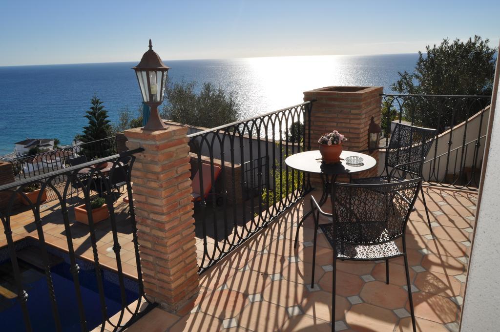 Welcome Inn Nerja Guest House Luxury Bed & Breakfast Cameră foto