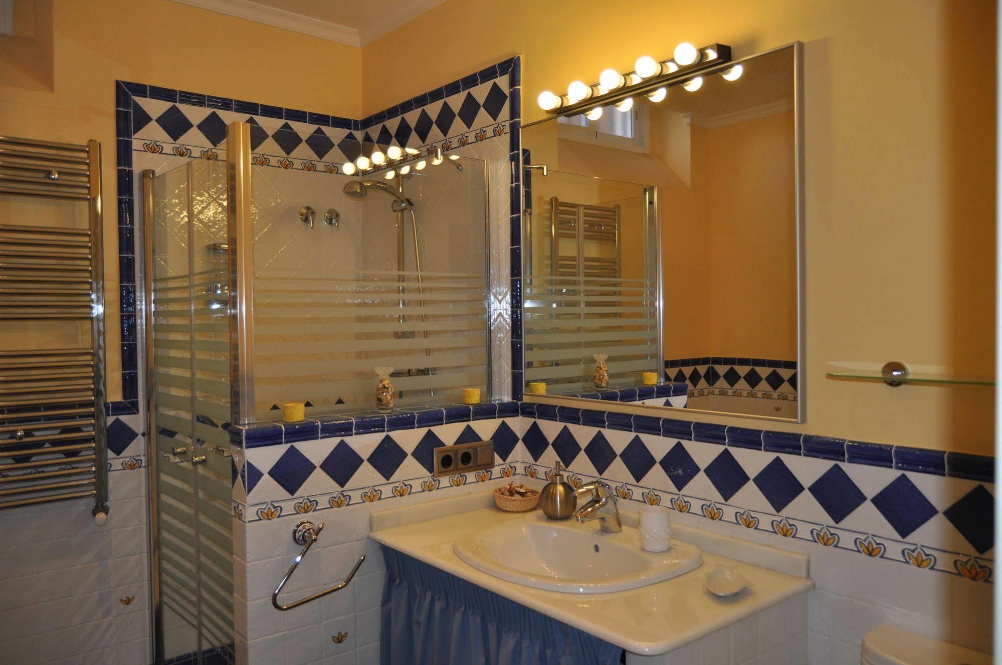 Welcome Inn Nerja Guest House Luxury Bed & Breakfast Exterior foto
