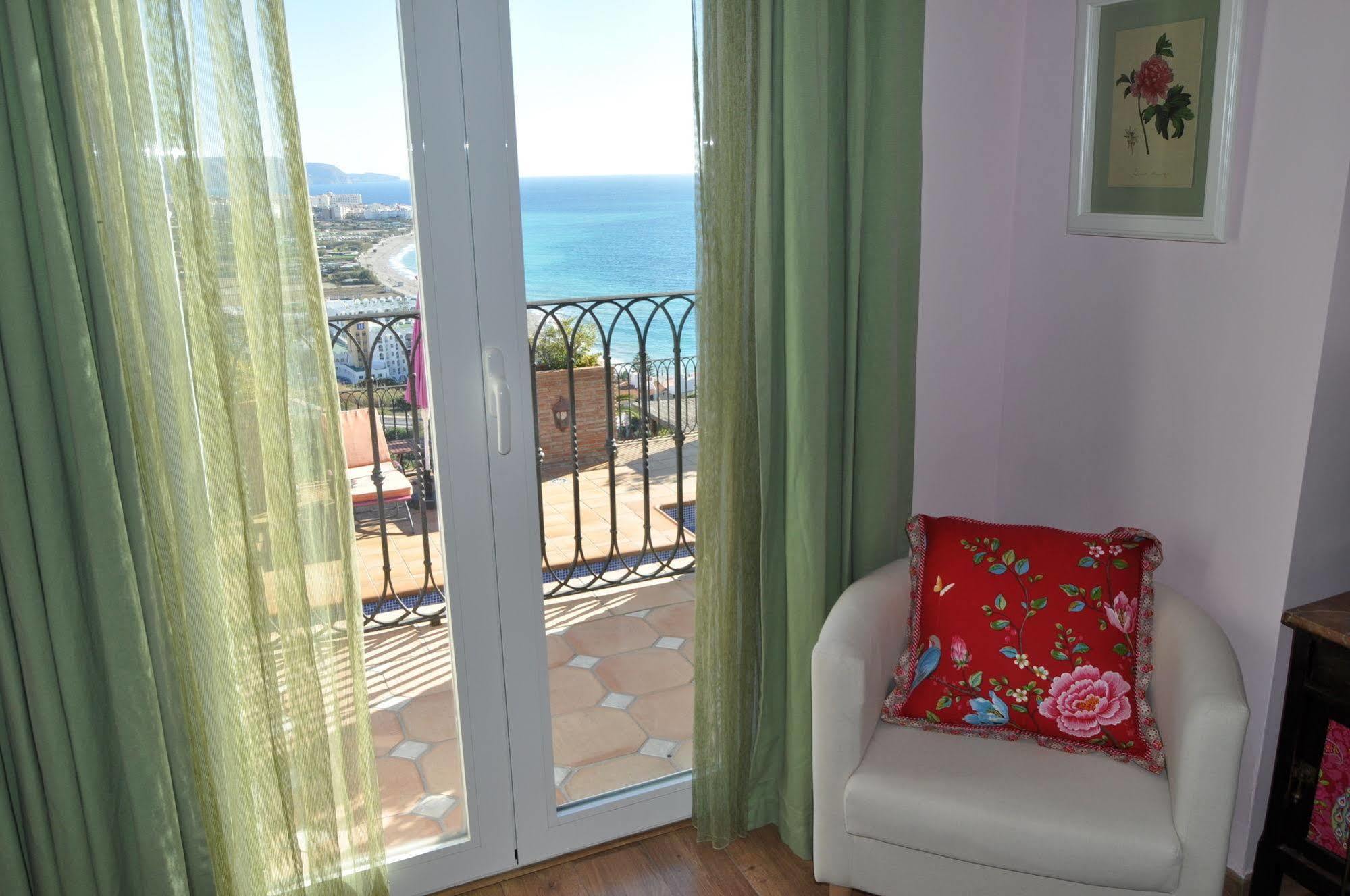 Welcome Inn Nerja Guest House Luxury Bed & Breakfast Exterior foto