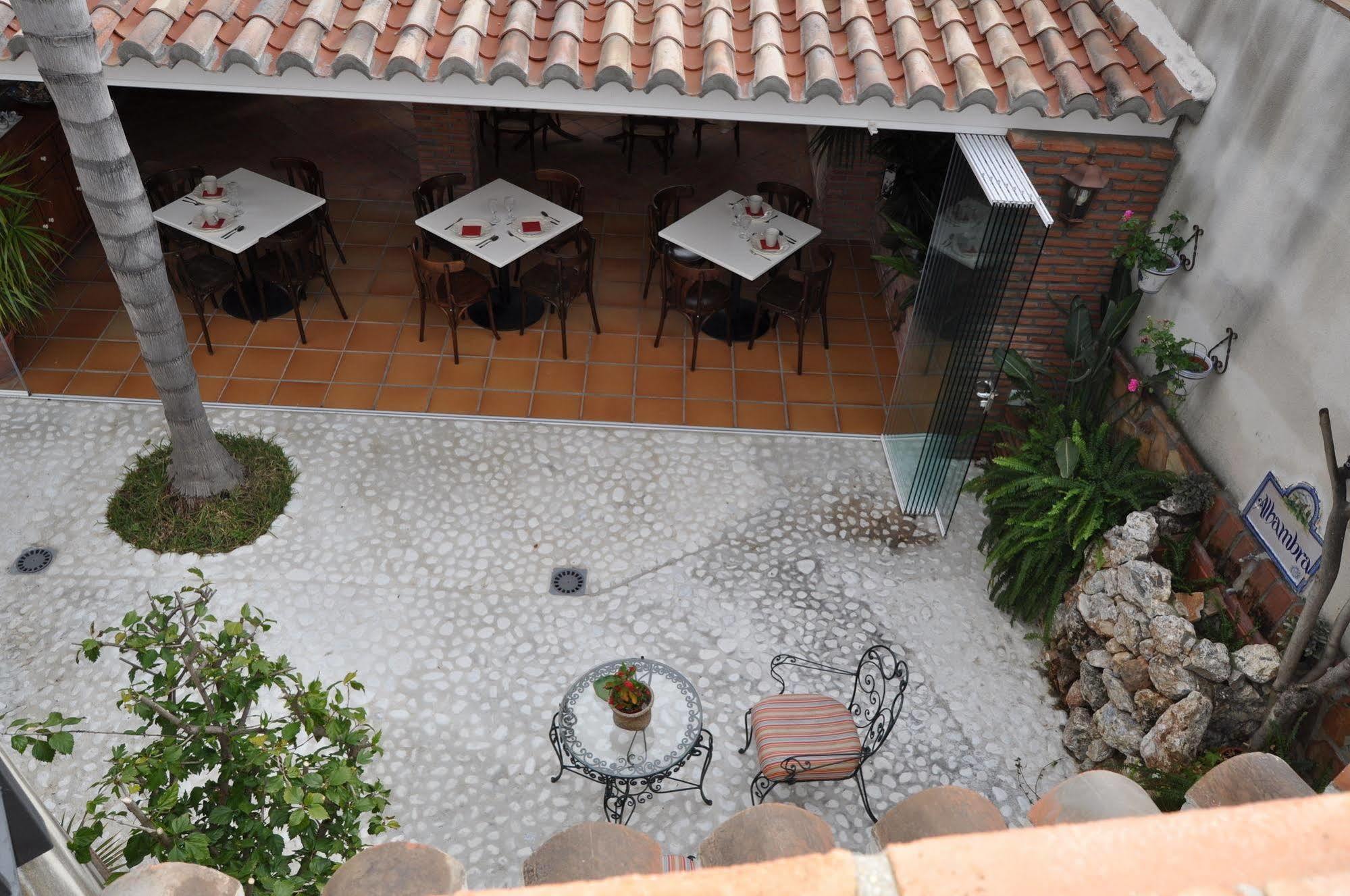 Welcome Inn Nerja Guest House Luxury Bed & Breakfast Exterior foto