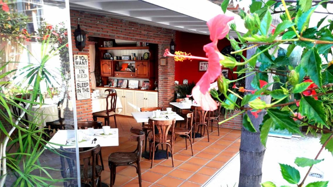Welcome Inn Nerja Guest House Luxury Bed & Breakfast Exterior foto