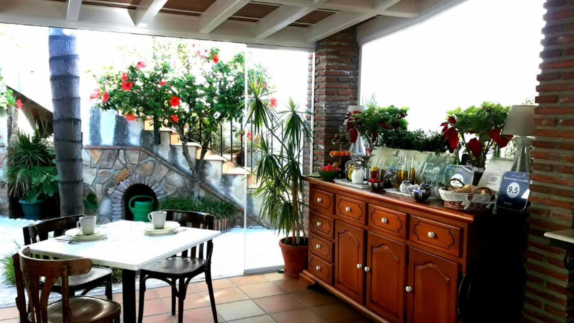 Welcome Inn Nerja Guest House Luxury Bed & Breakfast Exterior foto